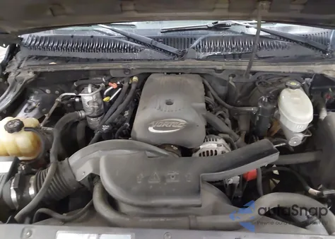 2003 Chevrolet Suburban 1500 Lt z USA, uszkodzony, nr VIN 3GNFK16Z63G329308